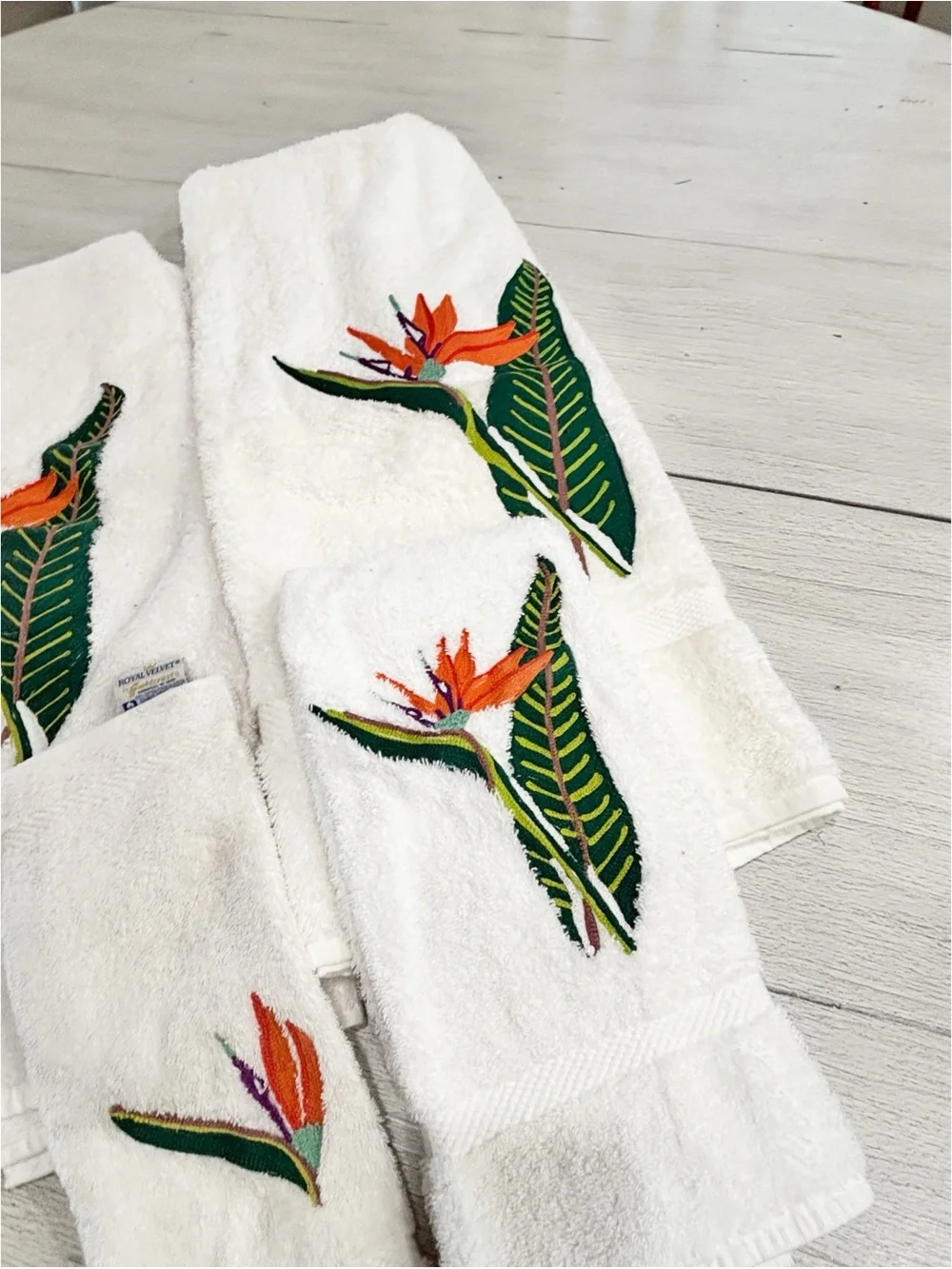 Vtg PALMER SMITH LINENS Set Of 4 Custom Embroidered Towels Bird Of Paradise